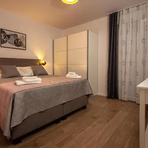  Apartamento Bura2 , With Private Parking In The Garage
