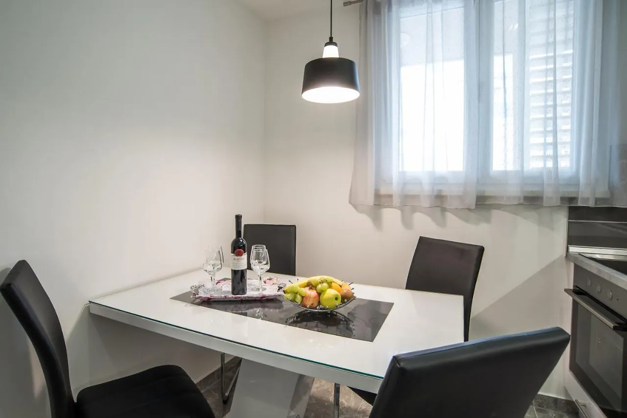 Too Sweet Apartment 1 Split